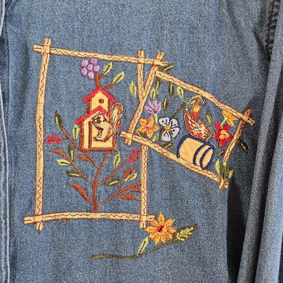 Vintage Casey & Max Women Denim Shirt Size M Blue Embroidered Floral Long Sleeve - Picture 5 of 14